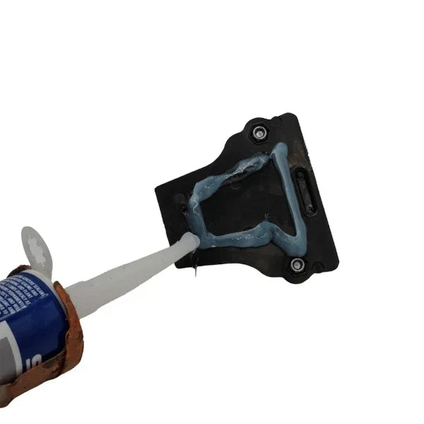 Fitting a Tool Bro Utilising Silicone