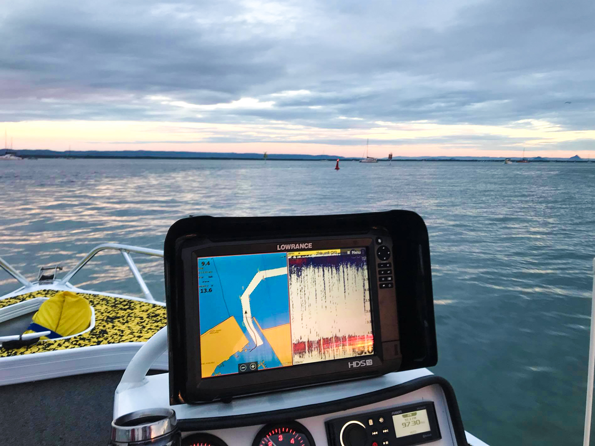  BerleyPro Visor Compatible with Lowrance, Lowrance HDS Pro, Lowrance  HDS Live, Lowrance HDS Carbon, Lowrance Elite FS, Lowrance Hook Reveal,  Lowrance Hook2, and More. - HDS Live/PRO 12 Visor : Electronics